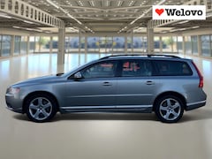 Volvo V70 - 2.5T Momentum Leder, trekhaak, Rijklaar+Garantie
