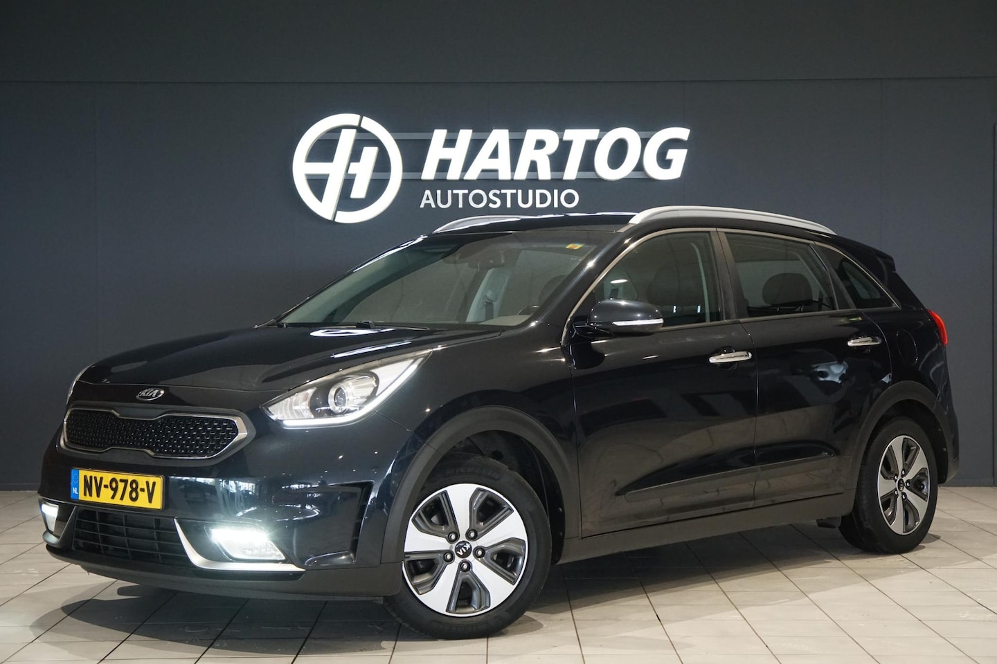 Kia Niro - 1.6 GDi Hybrid First Edition + TREKHAAK / CAMERA / CARPLAY / NAVIGATIE - AutoWereld.nl