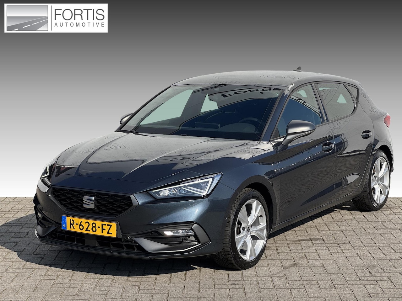 SEAT Leon Sportstourer - 1.0 TSI FR Business Intense NL-AUTO | CAMERA | STOEL/STUUR VERWARMING - AutoWereld.nl