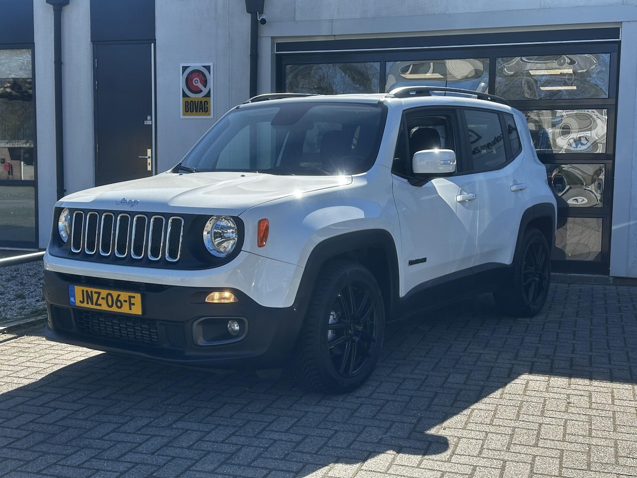 Jeep Renegade - 1.4 MultiAir Longitude Automaat | Carplay | Keyles | Cruise - AutoWereld.nl