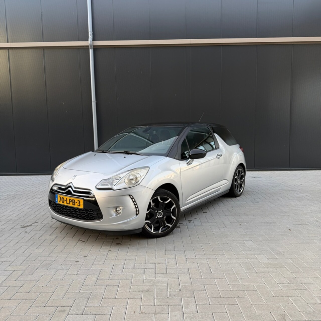 Citroën DS3 - 1.6 So Chic 1.6 So Chic - AutoWereld.nl