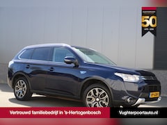 Mitsubishi Outlander - 2.0 PHEV 4WD Instyle X-Line/Sunroof/Trekh./Leder/Cruise/18"