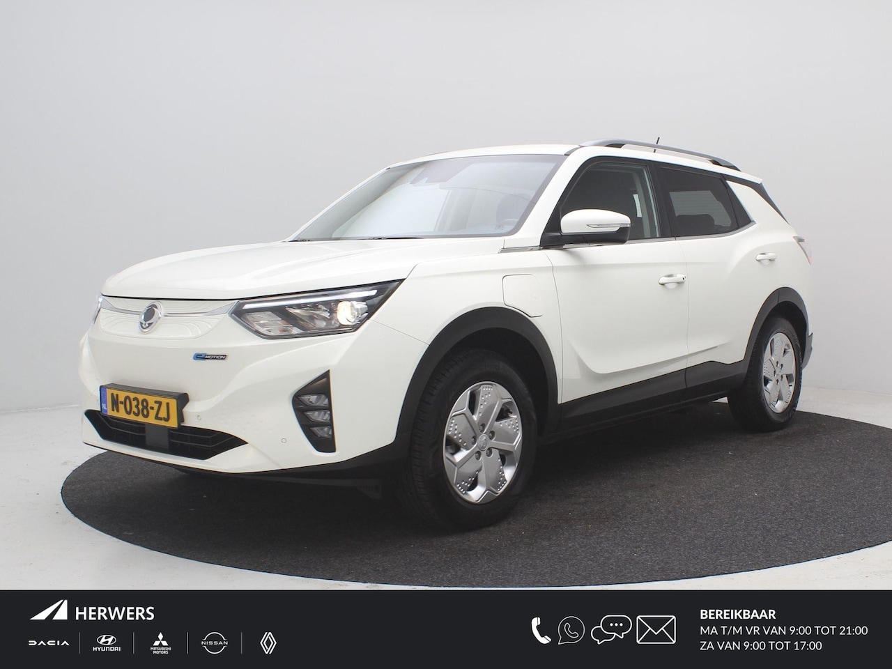 SsangYong Korando E-Motion - Platinum 2WD 64 kWh / Trekhaak / 1500KG Trekgewicht / Actieradius 339 km WLTP / Navigatie - AutoWereld.nl