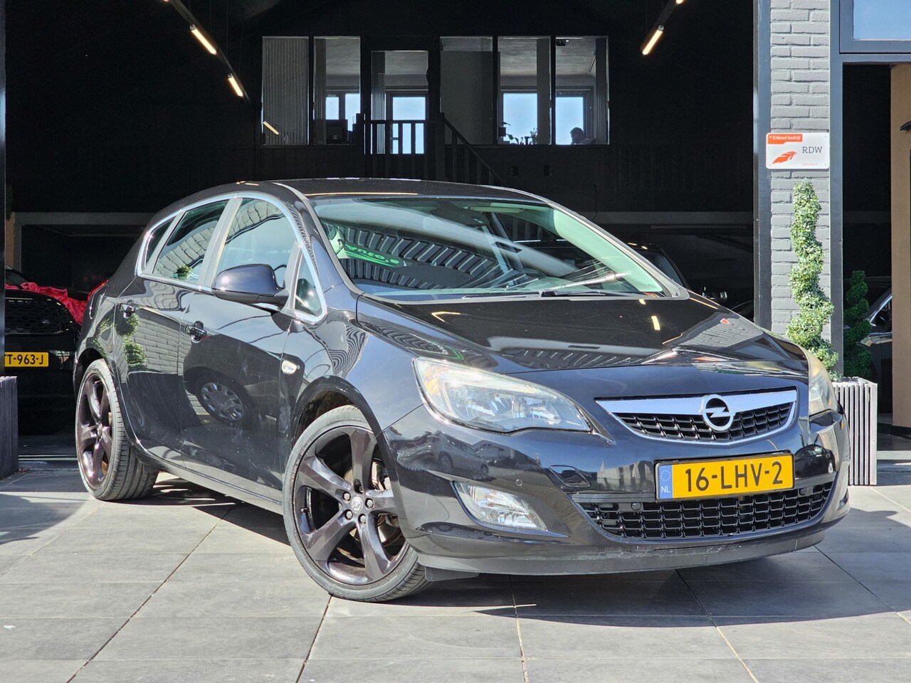 Opel Astra - 1.6 Sport|Cruise|2e eig|NAP|Airco|Bluetooth|NAVI - AutoWereld.nl