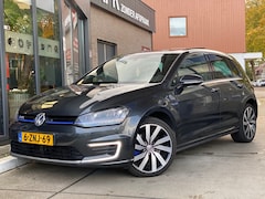 Volkswagen Golf - 1.4 TSI GTE | VOL OPTIES PANO | Keyless | Leder | Camera | ACC | Trekhaak