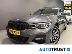 BMW 3-serie Touring - 330e M-SPORT SOH-TEST/PANO/H-KARDON/V-COCKPIT/NAVI/CAM/DAB/CARPLAY///