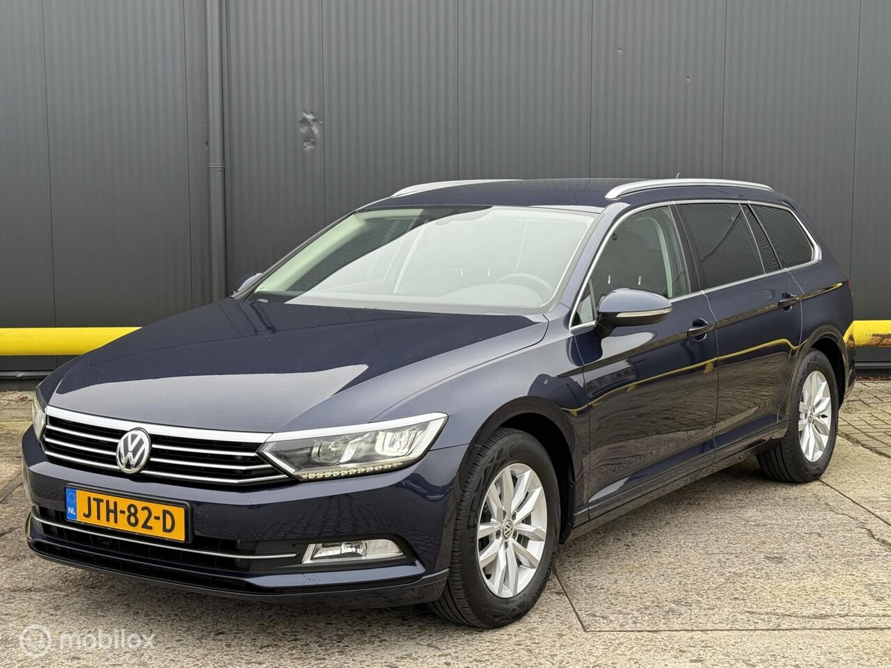 Volkswagen Passat Variant - 1.8 TSI Highline AUTOMAAT, TREKHAAK - AutoWereld.nl