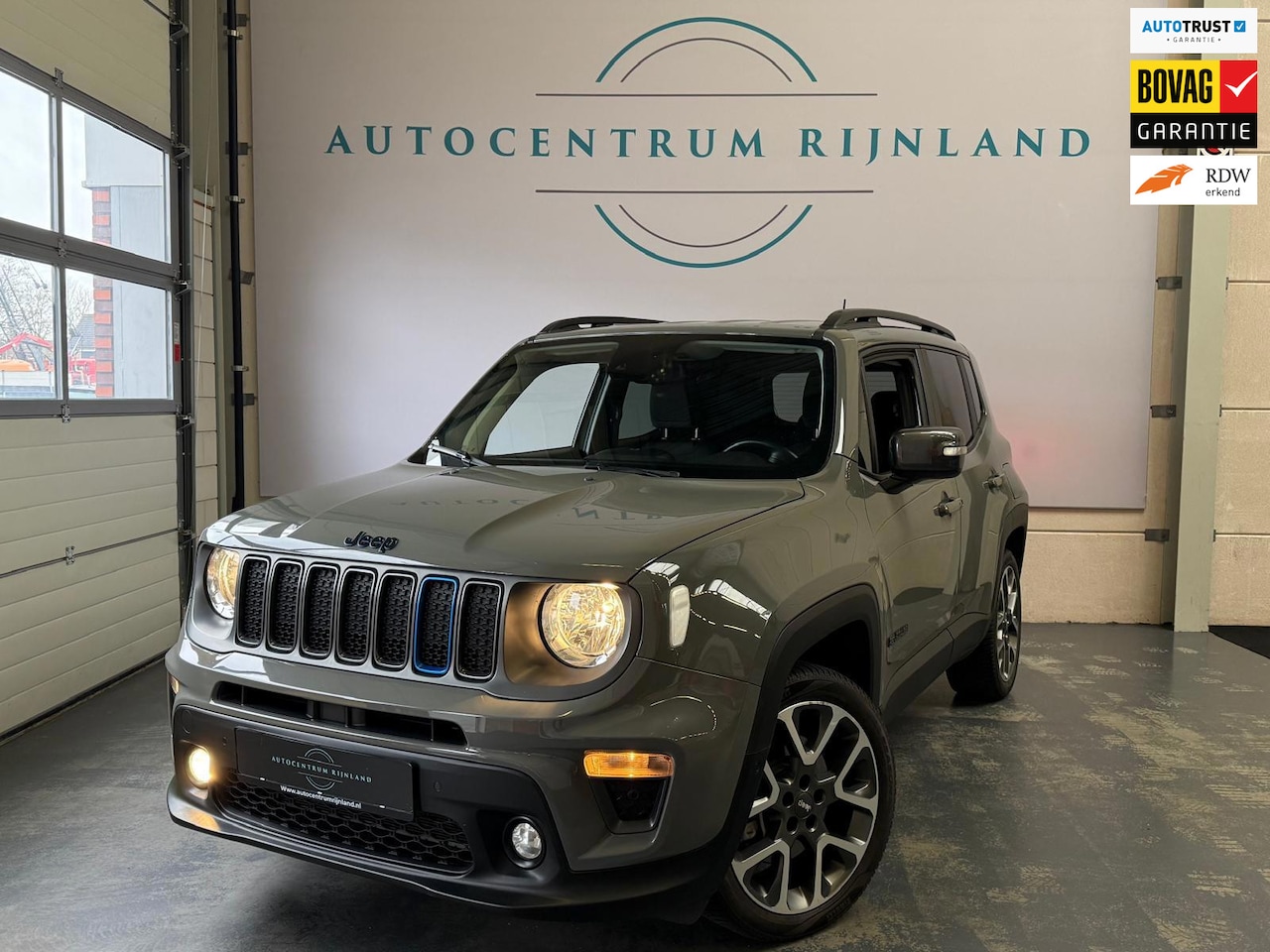 Jeep Renegade - 4xe 240 PHEV Electric S, Automaat, Stoel/Stuurverwarming - AutoWereld.nl