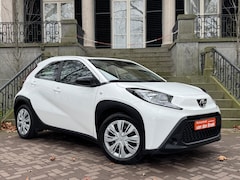 Toyota Aygo X - 1.0 VVT-i MT Premium CarPlay Camera Cruise/Adaptief Stop&Go Airco Nw Model