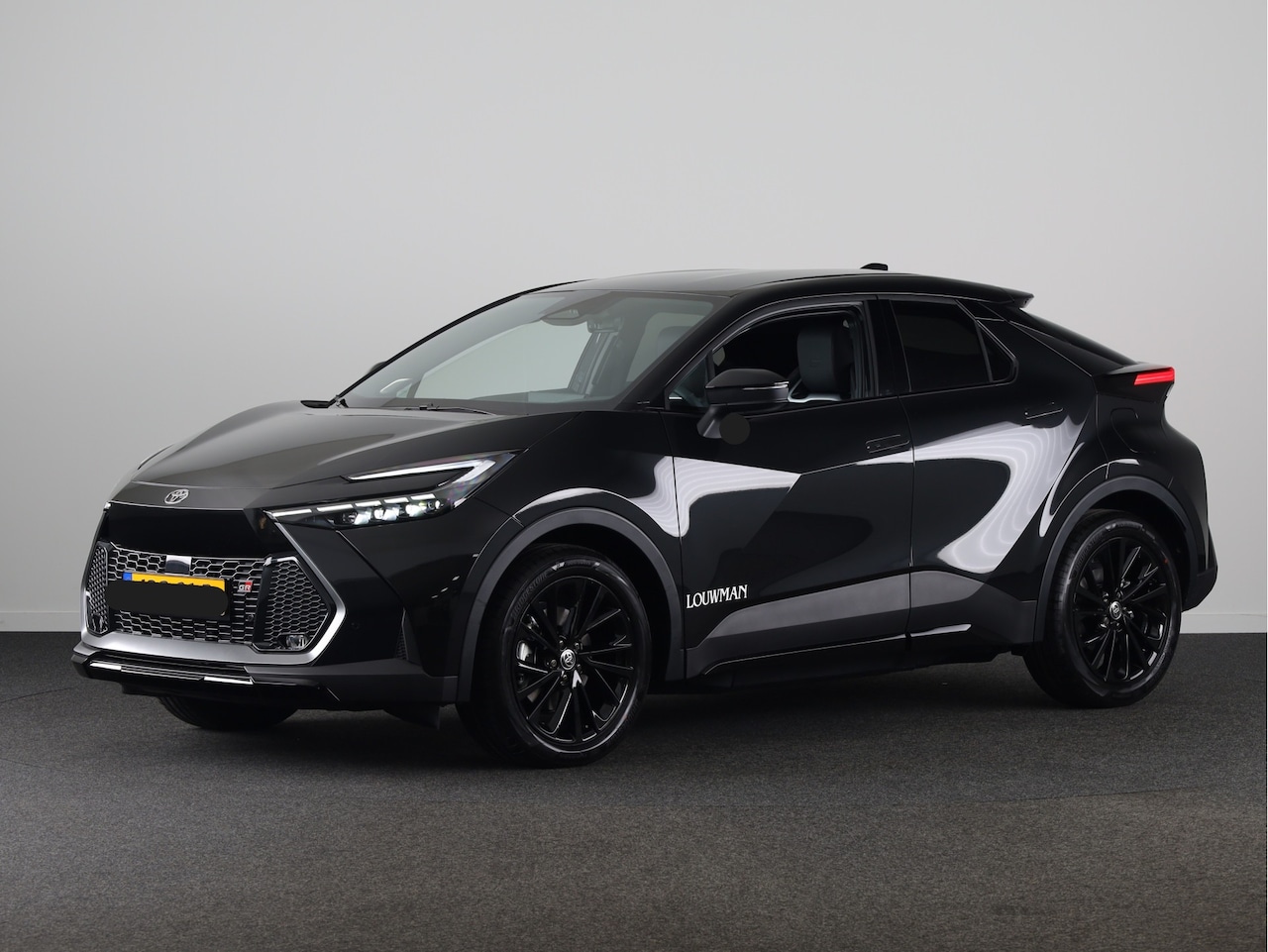 Toyota C-HR - 2.0 Plug-in Hybrid 220 Black Edition 2.0 Plug-in Hybrid 220 Black Edition - AutoWereld.nl