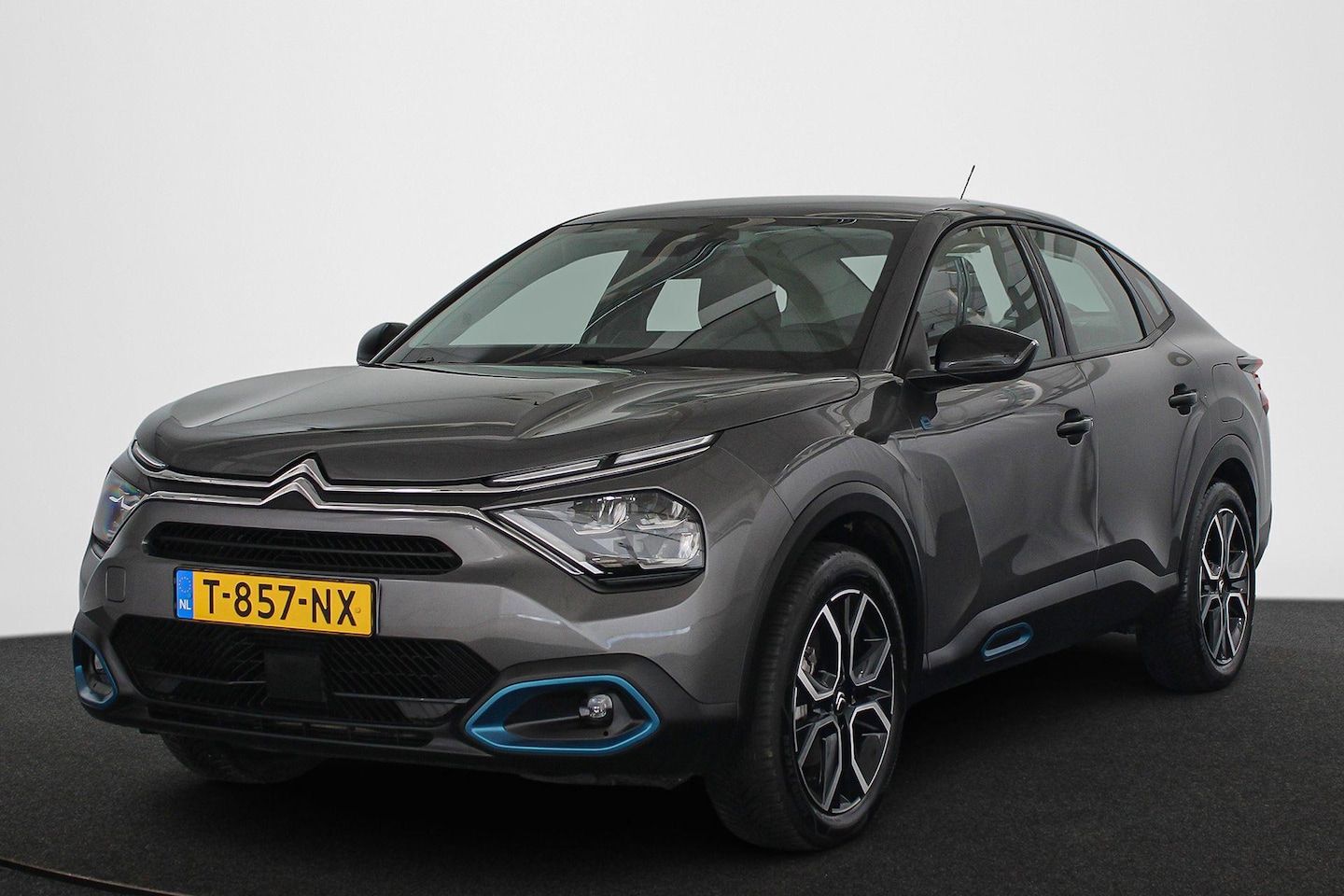 Citroën Ë-C4 X - Feel 50 kWh Navi Carplay 18" LMW Private Lease €379,- P/M - AutoWereld.nl
