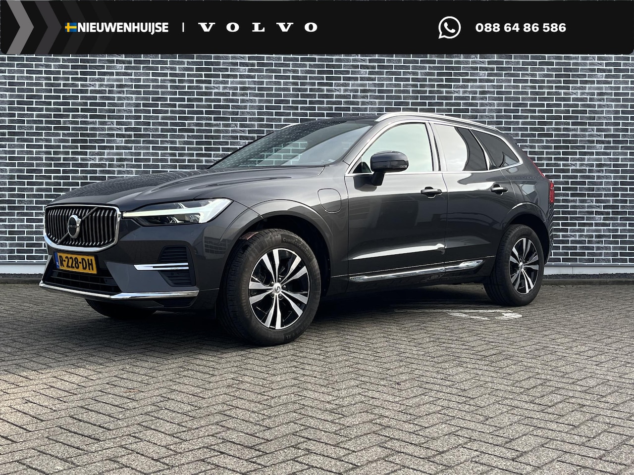 Volvo XC60 - 2.0 T6 Plug-in hybrid AWD Essential Bright | Trekhaak | Adaptieve Cruise | Panoramadak | C - AutoWereld.nl