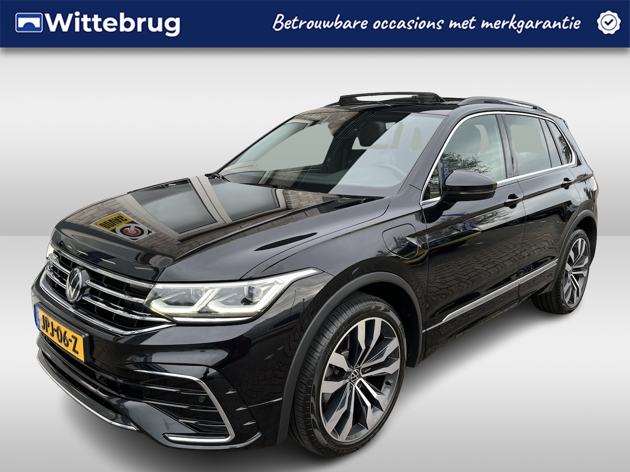 Volkswagen Tiguan - 1.4 TSI eHybrid R-Line / AUTOMAAT/ 2X R-LINE/ PANO/ CAMERA/ PARK. SENSOREN/ IQ. LIGHT/ STO - AutoWereld.nl
