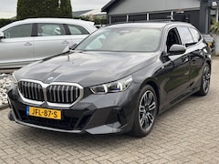 BMW 5-serie Touring - 540D X-Drive 2024 M-Sportpakket Btw Pano B&W