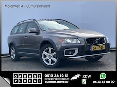 Volvo XC70 - 2.4 D5 185pk AWD Momentum Leer Clima Cruise Trekhaak 4x4
