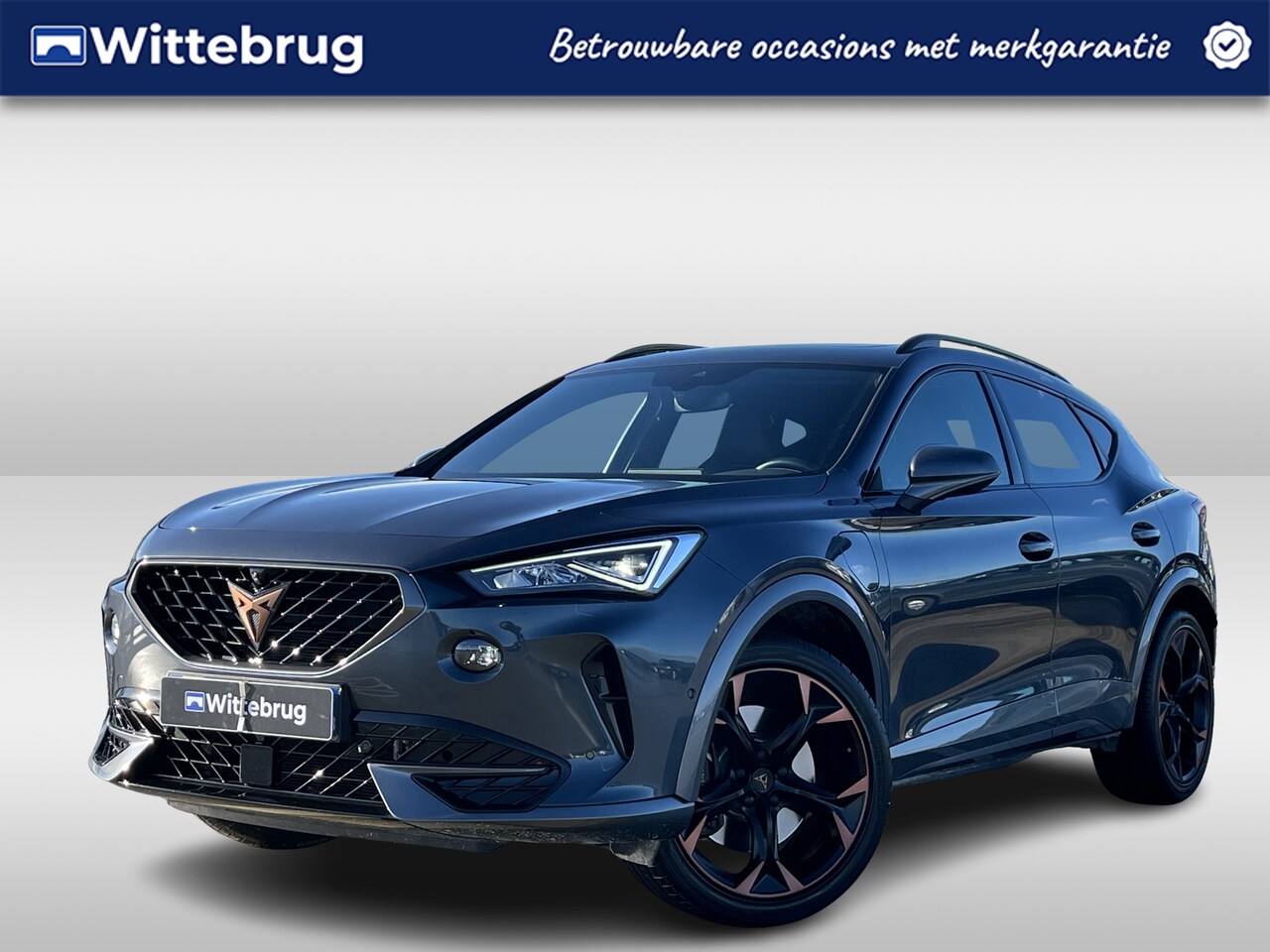 CUPRA Formentor - 1.4 e-Hybrid 245PK VZ Performance / Panoramadak / 360 Camera / Zwenkbare Trekhaak / Supers - AutoWereld.nl