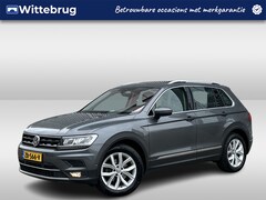 Volkswagen Tiguan - 1.5 TSI ACT Highline / Digitaal dashboard / Pano / Navigatie / App connect / Camera / Park