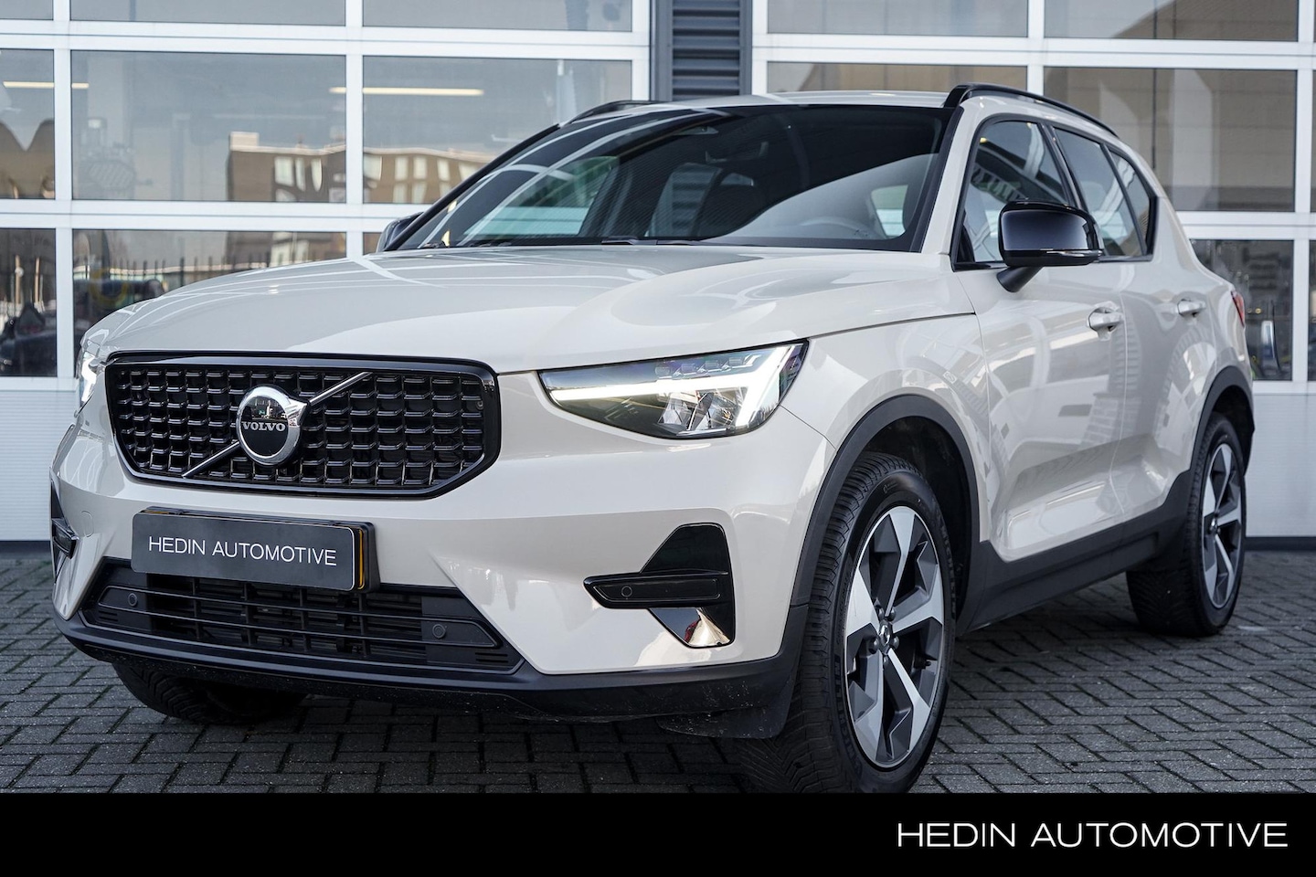 Volvo XC40 - 2.0 B4 Plus Dark | 2.000 kg trekgewicht!| Adaptieve Cruise Control | Pilot Assist | Trekh - AutoWereld.nl