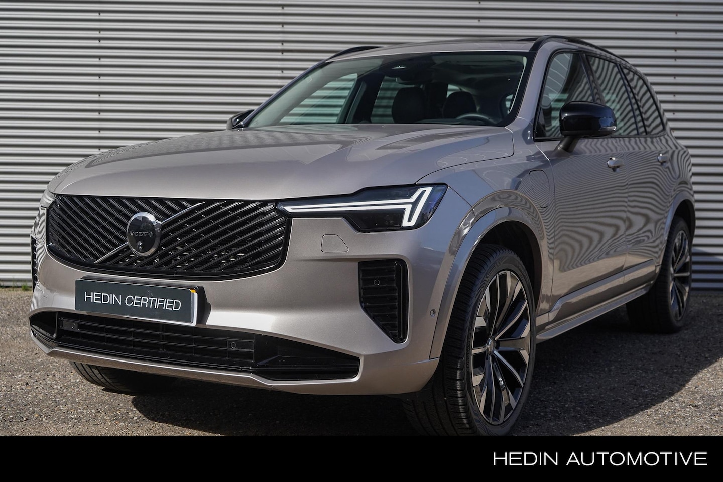 Volvo XC90 - T8 Plug-in hybrid AWD Ultra Dark | Luchtvering | Head-up | 360 Camera | 20 inch | Stoelven - AutoWereld.nl