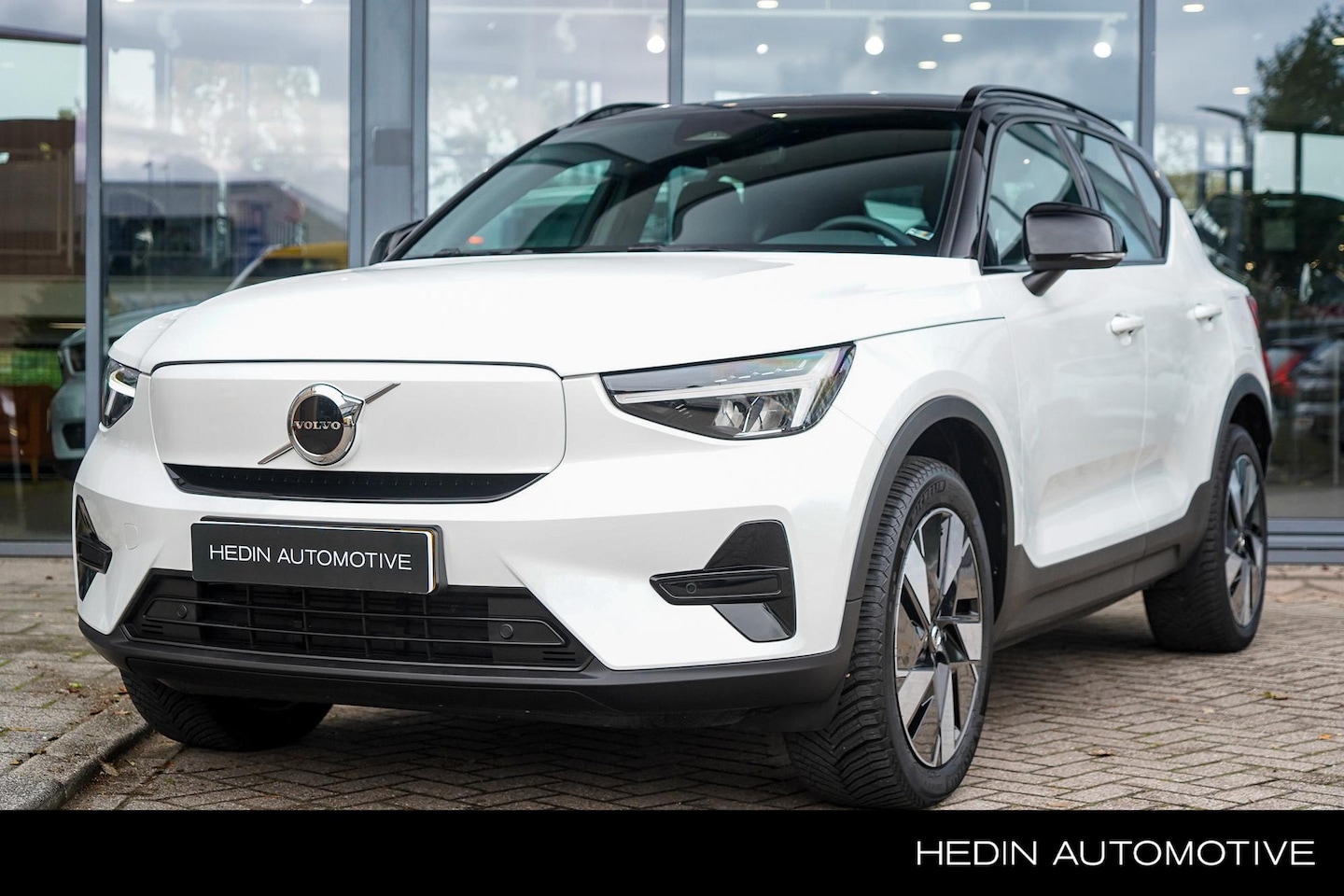 Volvo XC40 - Single Motor Extended Range Plus 82 kWh | Stoel & Stuurverwarming | Keyless Entry | Elek. - AutoWereld.nl