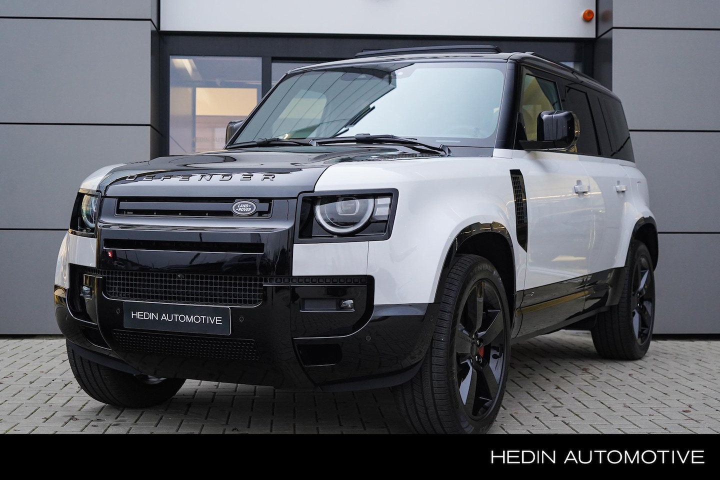 Land Rover Defender 110 - P300e X | Borasco Grey | Coolbox | MY26 l Direct leverbaar | - AutoWereld.nl