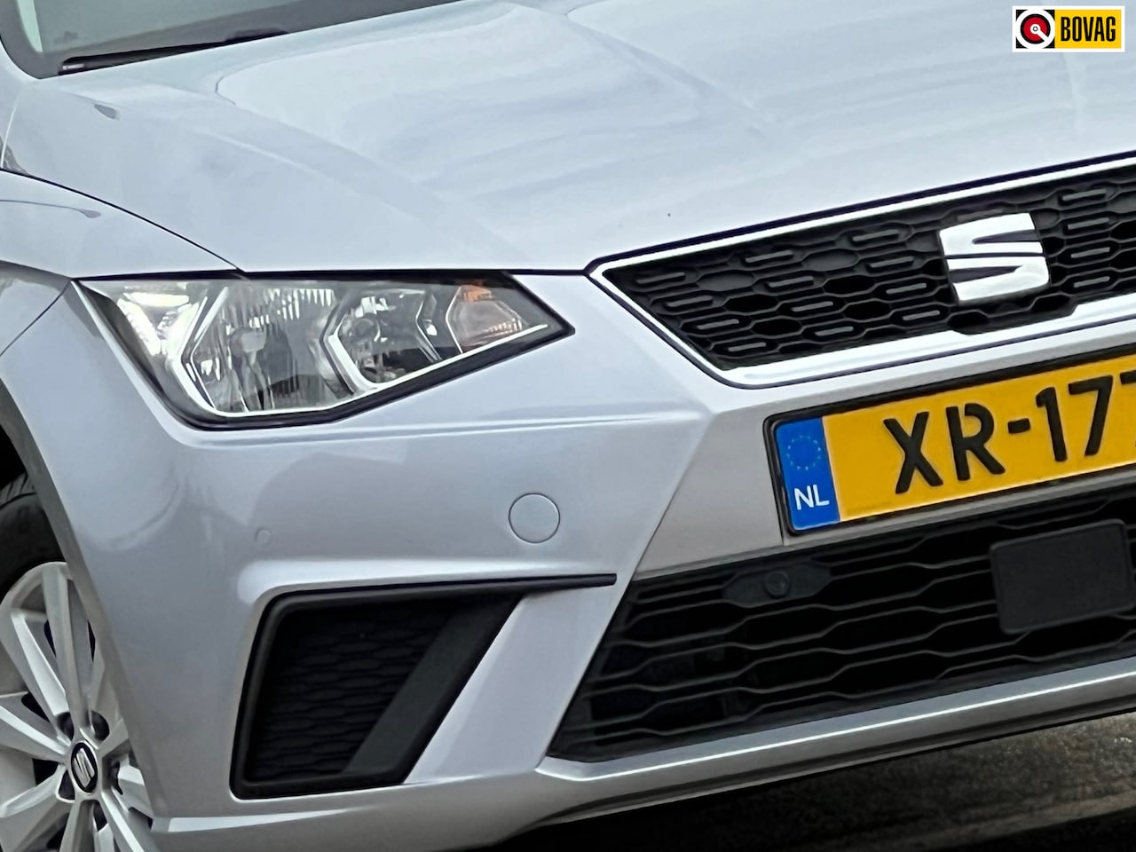SEAT Ibiza - 1.0 TSI Style Bsns Intense Automaat - Urban Silver - Panorama/Carplay/Camera - AutoWereld.nl
