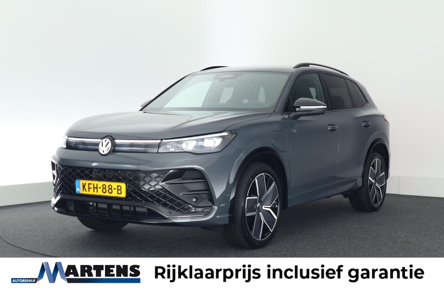 Volkswagen Tiguan - 1.5 272pk eHybrid R-Line Business Black Style 360Camera Head-Up Keyless Massage Carplay - AutoWereld.nl