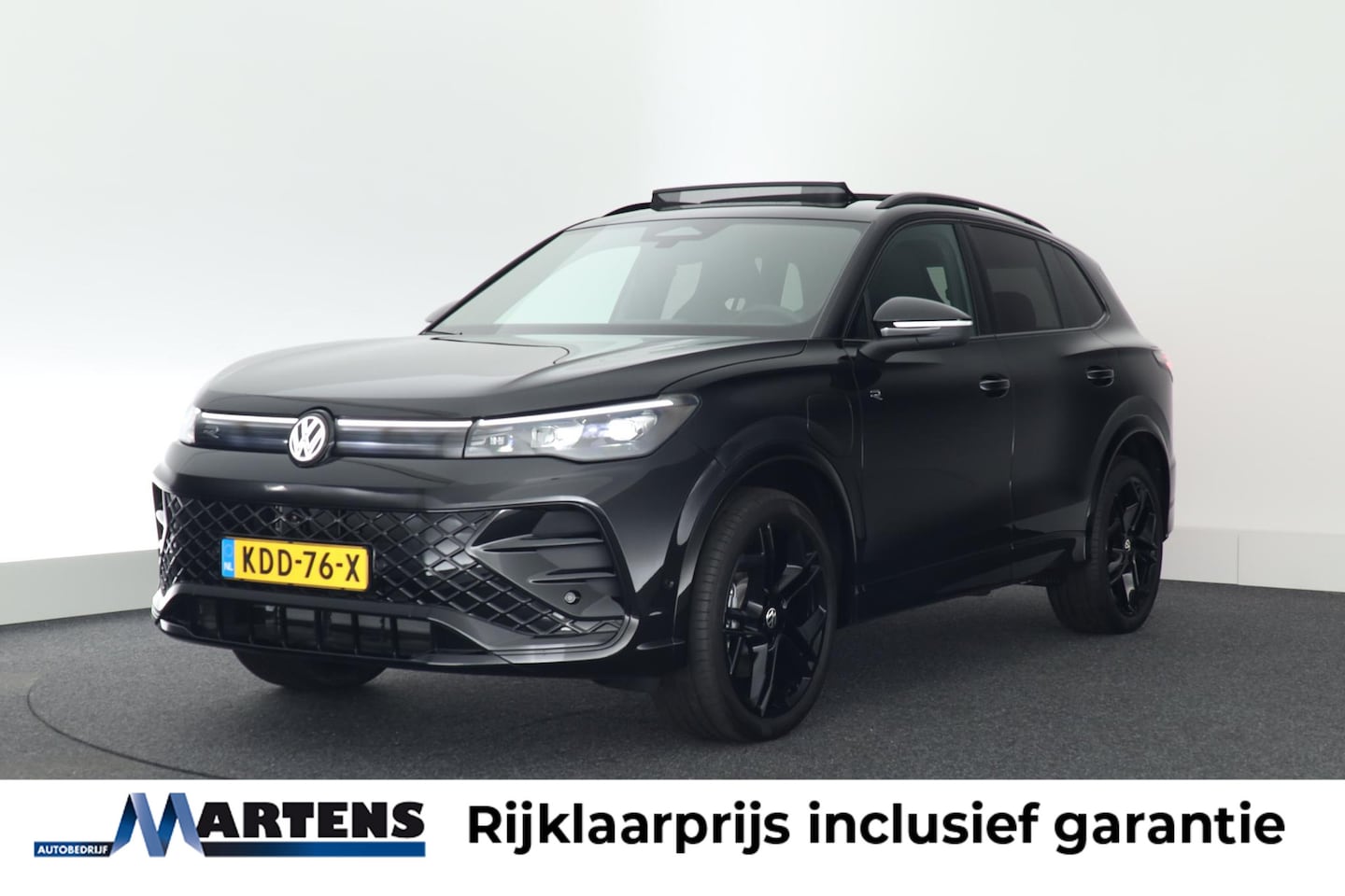 Volkswagen Tiguan - 1.5 272pk eHybrid R-Line Edition Black Style Trekhaak 360Camera Keyless Massage Virtual Co - AutoWereld.nl