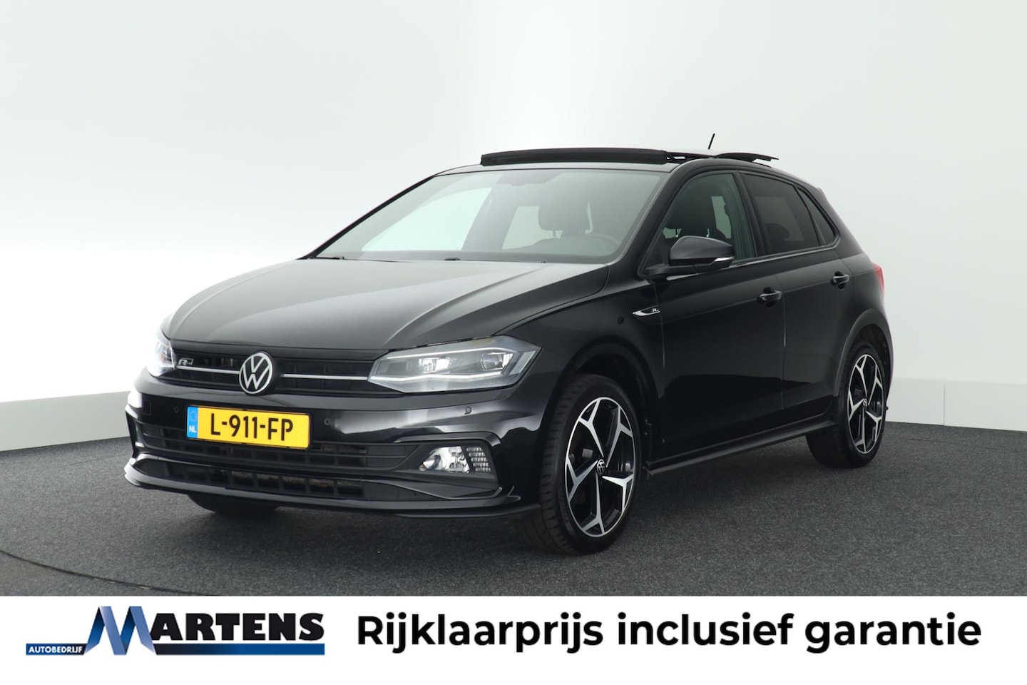 Volkswagen Polo - 1.0 TSI 95pk 2x R-Line Keyless Camera Beats Stoelverwarming Led Navigatie Panoramadak - AutoWereld.nl