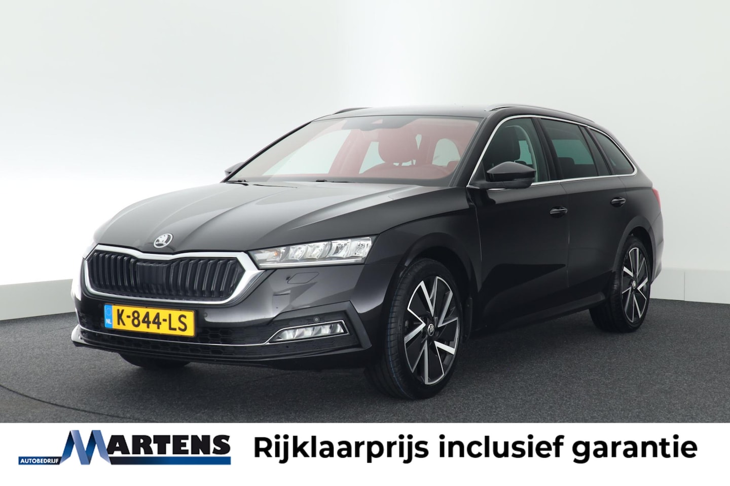 Skoda Octavia Combi - 1.0 e-TSI 110pk DSG Business Edition Plus Leder Stoelverwarming V+A Keyless Virtual Cockpi - AutoWereld.nl