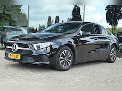 Mercedes-Benz A-klasse - 180 BUSINESS SOLUTION AUT. | ORIG. NL | WIDESCREEN | TREKHAAK | CARPLAY | CAMERA | LED | S