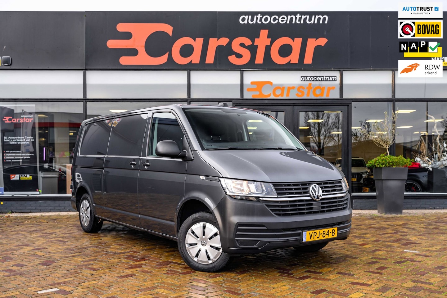 Volkswagen Transporter - 2.0 TDI L2H1 28 Economy Business|Airco|Cruise|PDC - AutoWereld.nl