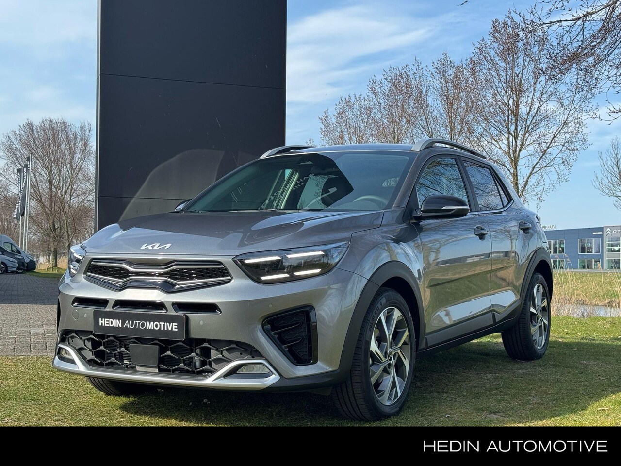 Kia Stonic - 1.0 T-GDi MHEV GT-PlusLine Automaat | Schuif/kanteldak | Navigatie | Camera | Climate cont - AutoWereld.nl