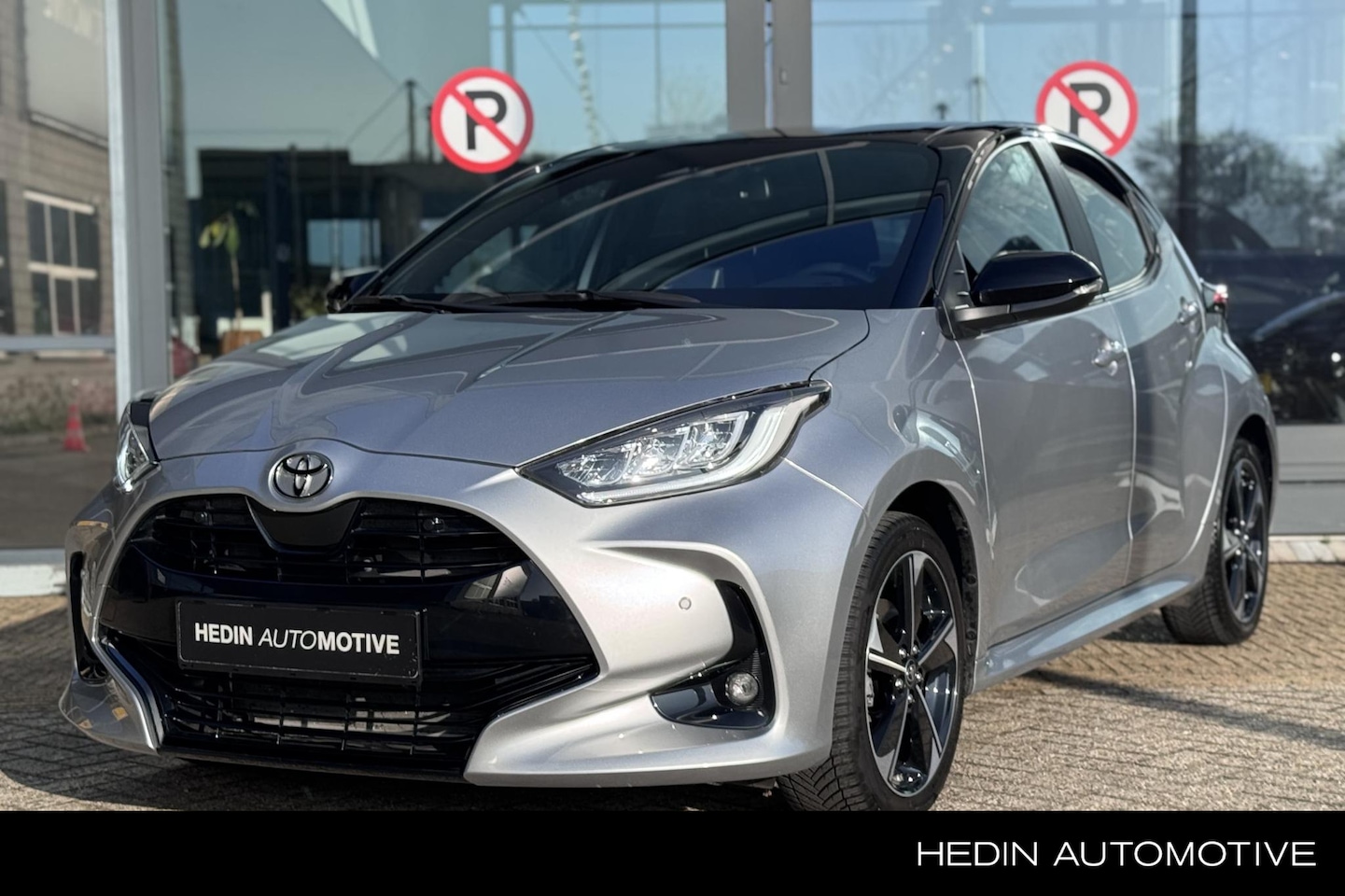 Toyota Yaris - 1.5 Hybrid 130PK Executive | Navigatie | Camera | Head Up | Premium Audio | Adaptive Cruis - AutoWereld.nl