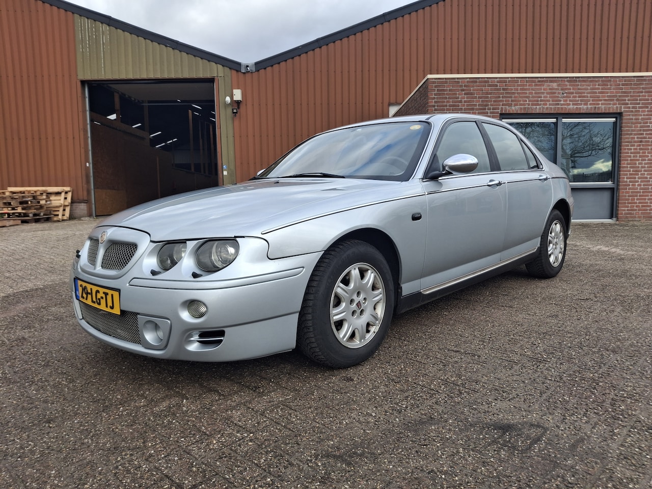 Rover 75 - 2.5 V6 Classic MG bumpers - AutoWereld.nl