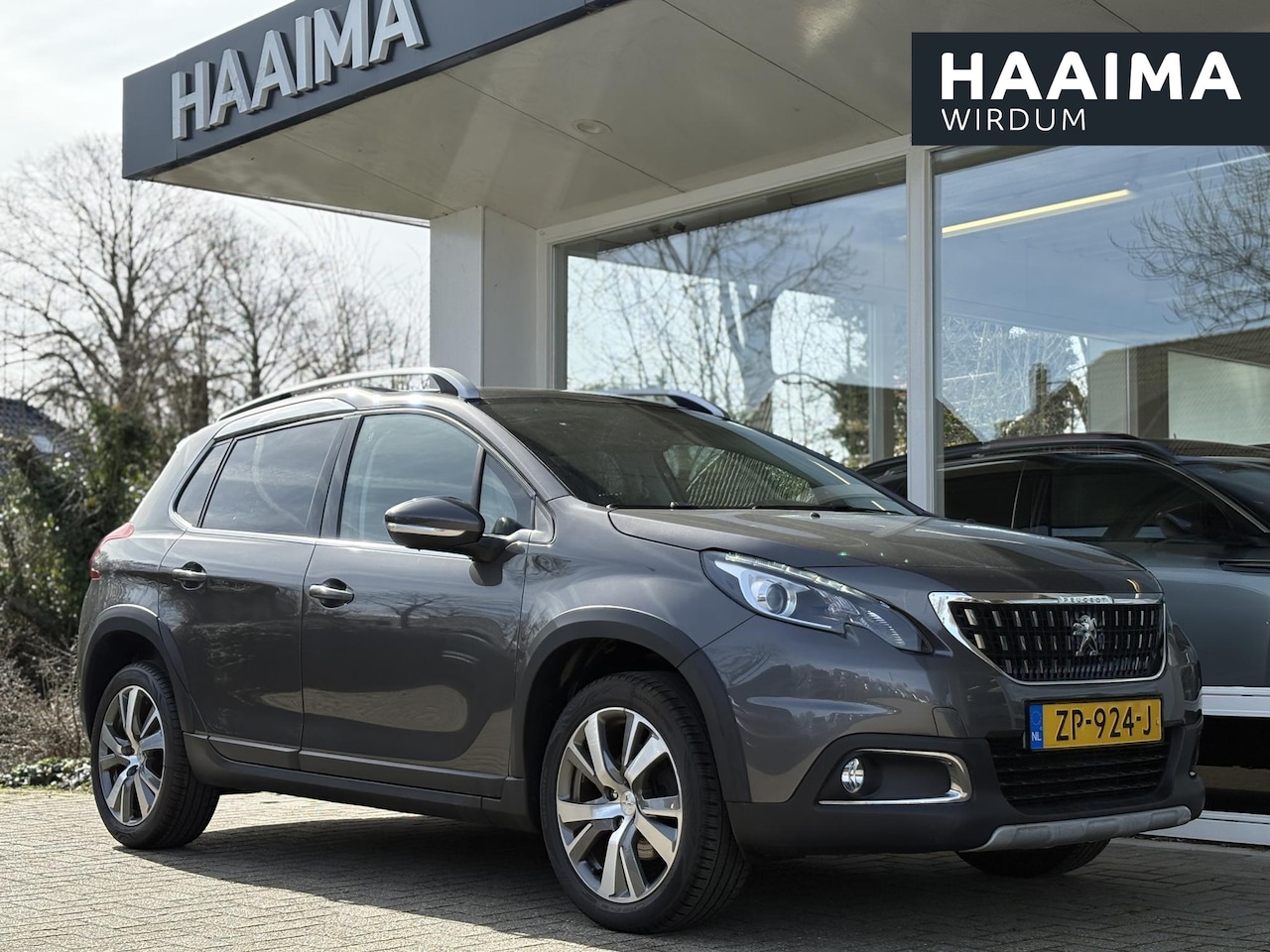 Peugeot 2008 - 1.2T 110pk Blue Lease Allure | PanoramaDak | Navigatie | Climate & Cruise Control | Achter - AutoWereld.nl