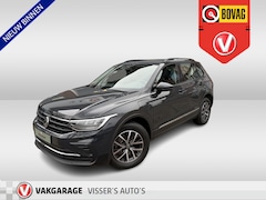 Volkswagen Tiguan - 1.4 TSI eHybrid Business 245 PK | stuur + stoel verwarming | | 17 inch velgen | lichtmatal