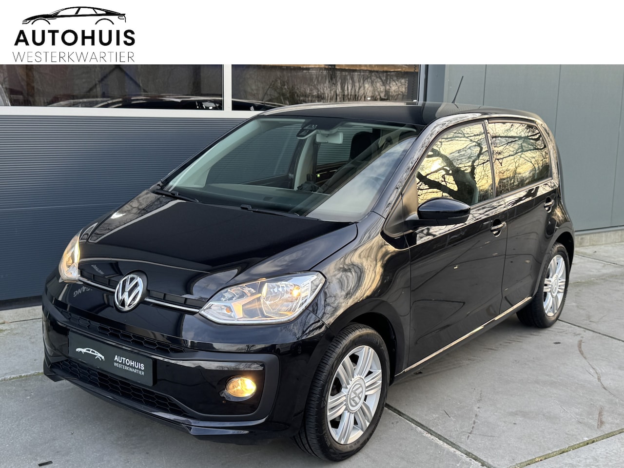 Volkswagen Up! - 1.0 MPI 60 pk BMT high up! Stoelverwarming Cruise control Camera DAB - AutoWereld.nl