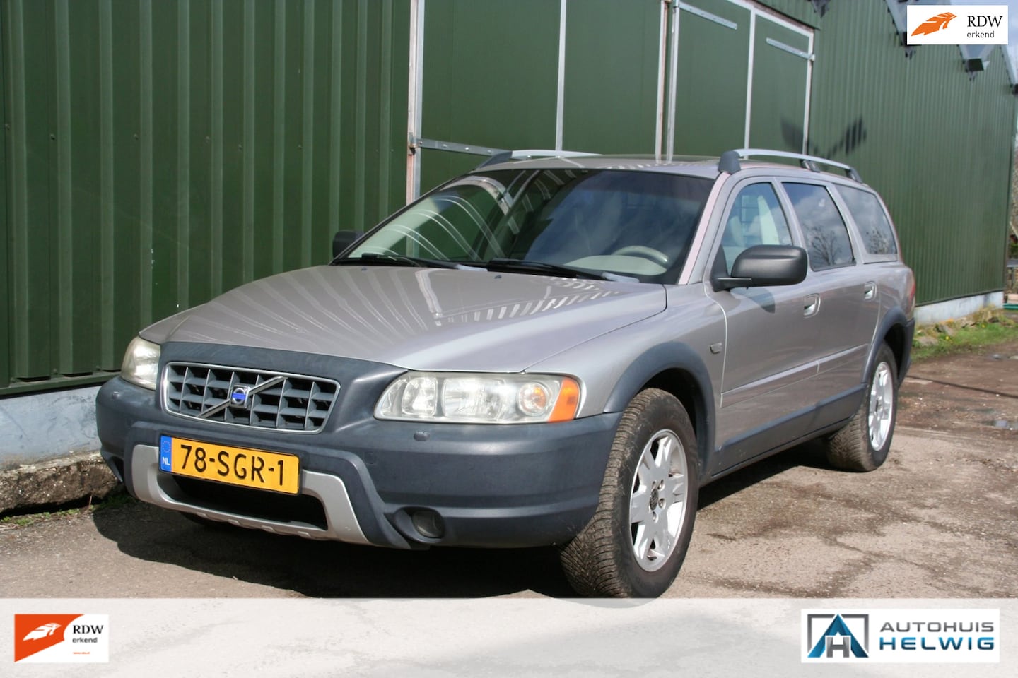 Volvo XC70 - 2.5 T AUTOMAAT, LEDER, PANORAMADAK, TREKHAAK, - AutoWereld.nl