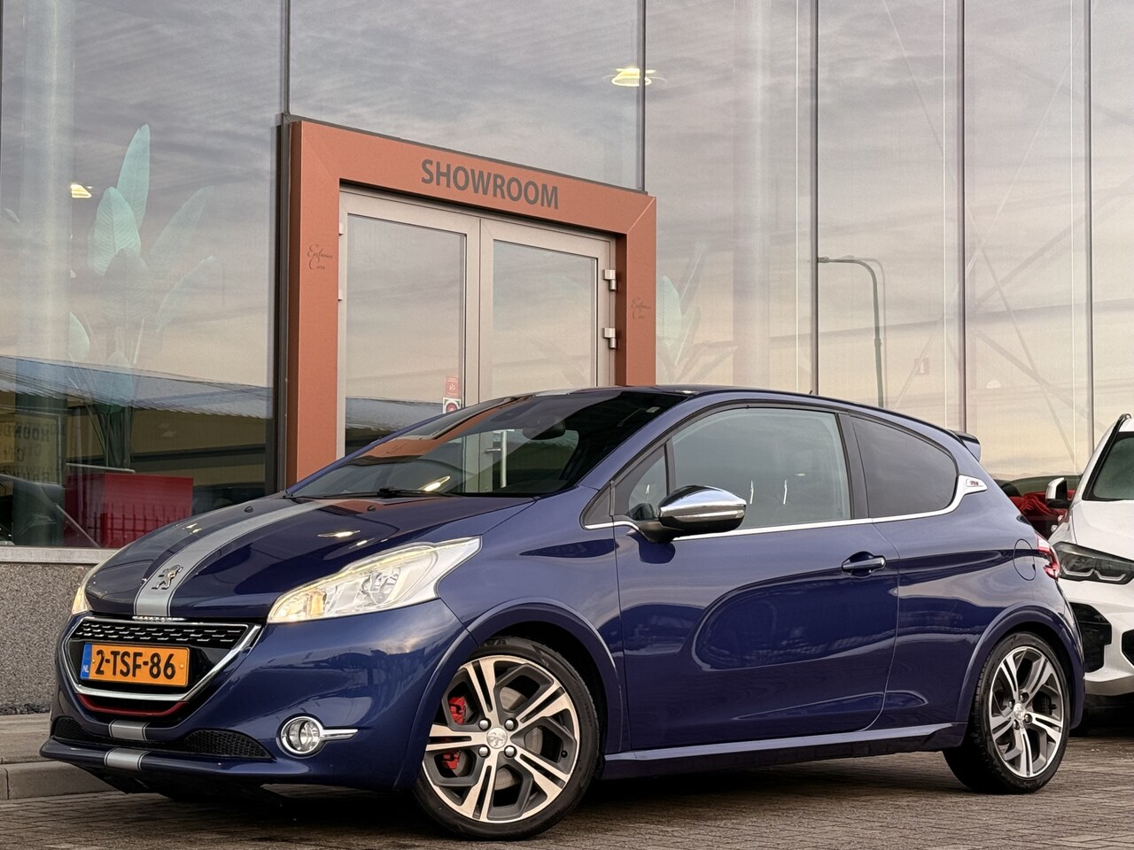 Peugeot 208 - 1.6 THP GTi | Klimaat | Leder | Sport Uitlaat | Pioneer DAB | Achteruitrijcamera | - AutoWereld.nl