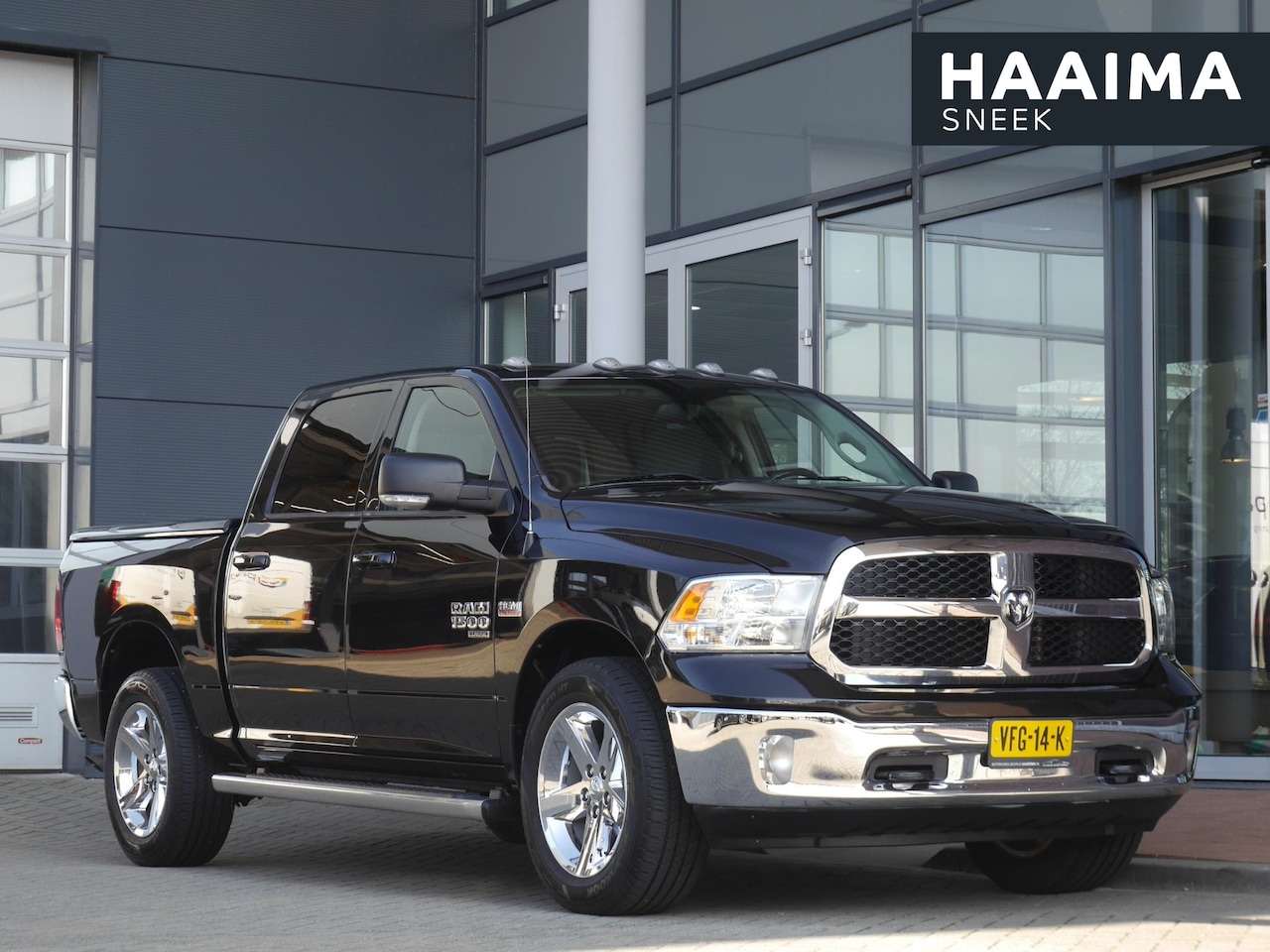 Dodge Ram 1500 - 5.7 V8 4x4 Crew Cab 5'7 Sport | Dubbele cabine | 3500KG Trekgewicht | Camera voor en achte - AutoWereld.nl