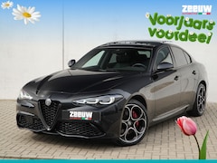 Alfa Romeo Giulia - 2.0 Turbo 280 PK Competizione Q4 AWD | Pano | Veloce | 19"