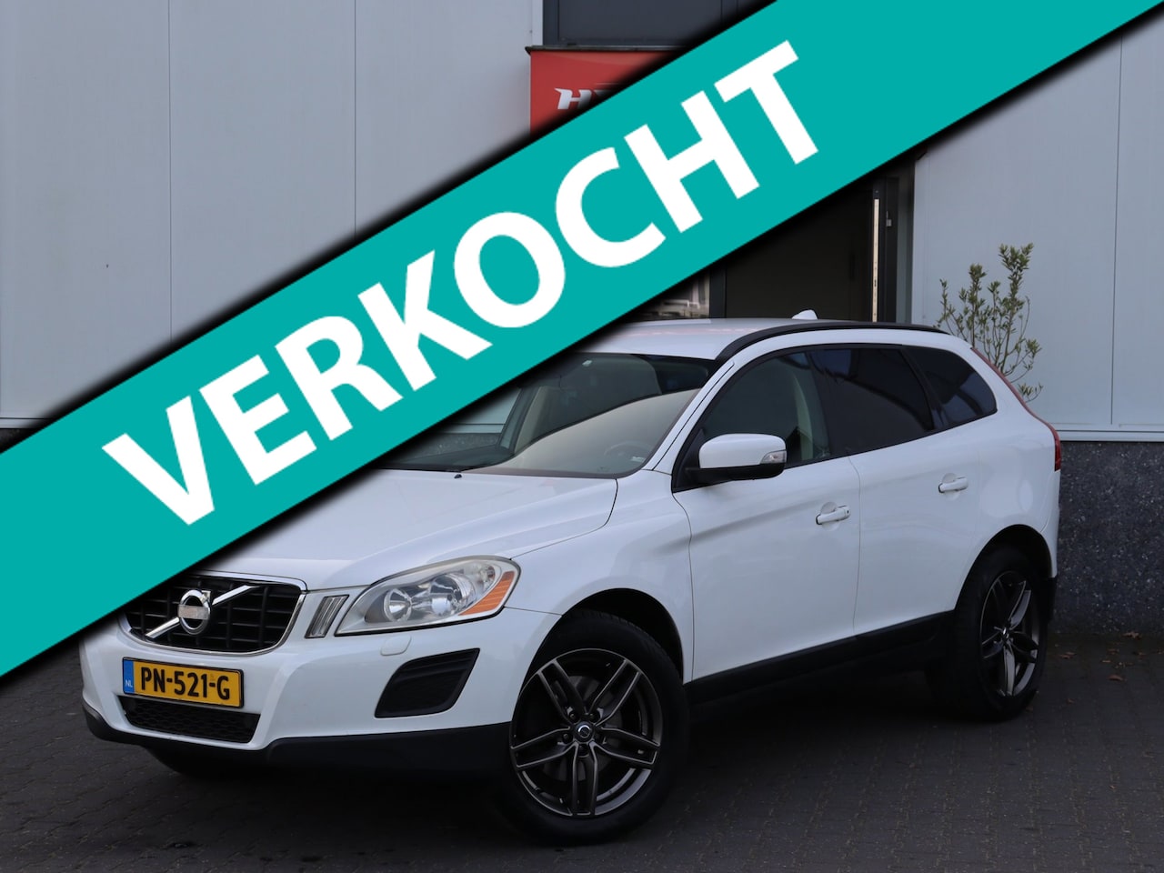 Volvo XC60 - 2.0 D3 R-Design navi LM automaat - AutoWereld.nl