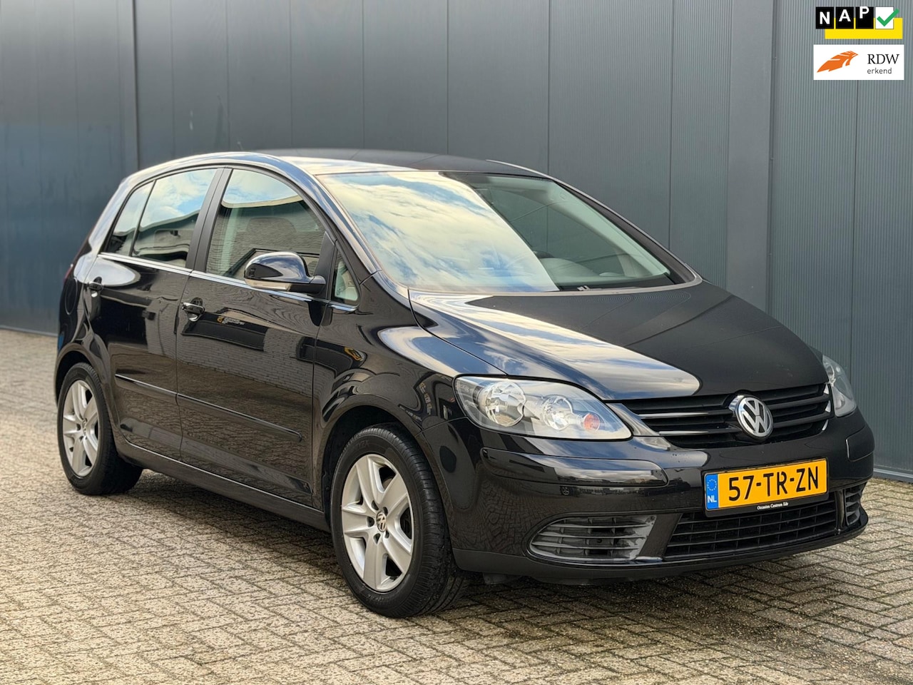 Volkswagen Golf Plus - 1.6 FSI NAP|Trekhaak|Airco|Topstaat! - AutoWereld.nl