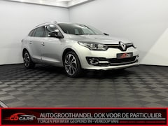 Renault Mégane Estate - 1.2 TCe Bose Camera, Navi, Half leder, Keyless start, Cruise control, Lichtmetalen velgen,