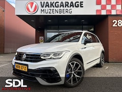 Volkswagen Tiguan - 2.0 TSI R 75 Edition 4Motion // AKRA // IQ LIGHT // PANO/SCHUIFKANTELDAK // ADAPTIVE CRUIS