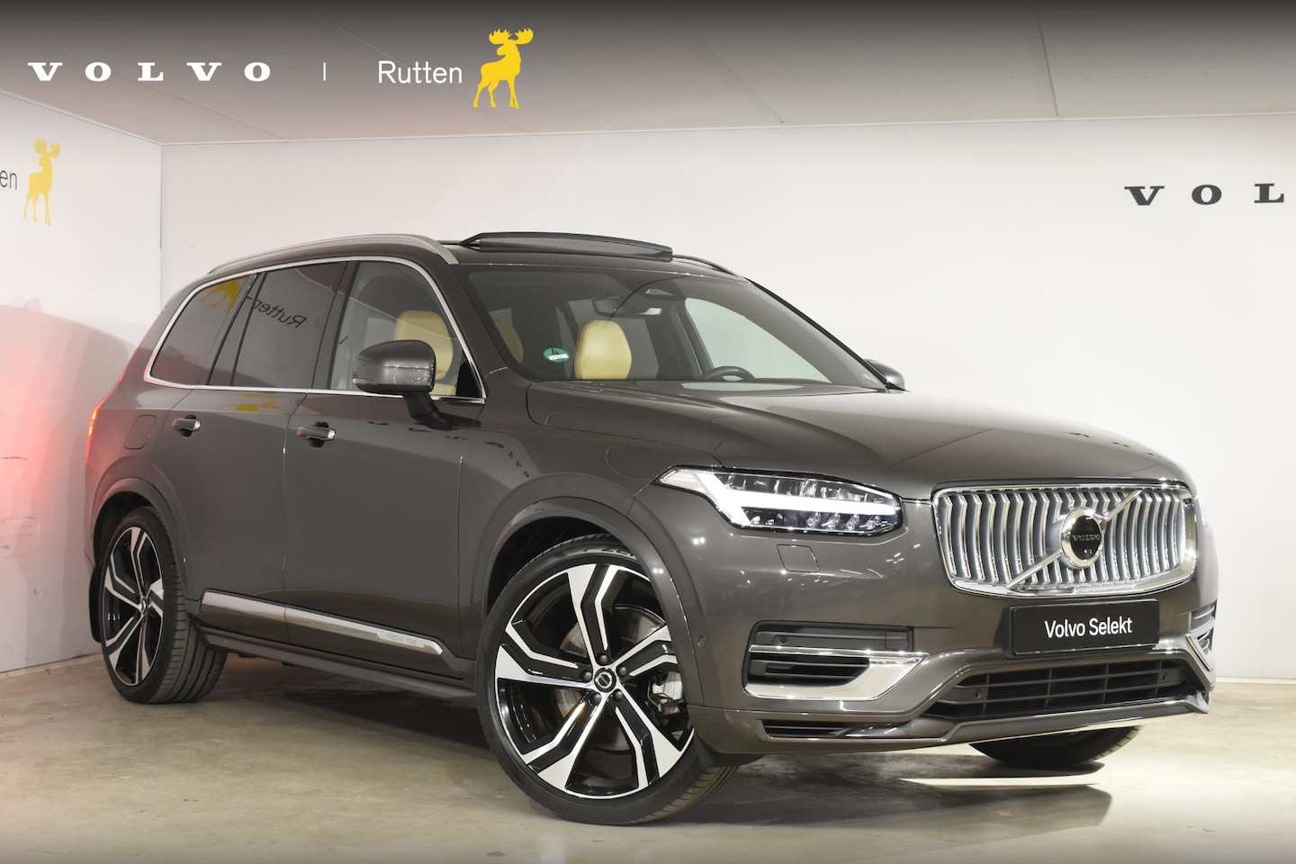 Volvo XC90 - T8 455PK Recharge AWD Ultimate Bright / Luchtvering / Bowers & Wilkins / Schuif-kanteldak - AutoWereld.nl