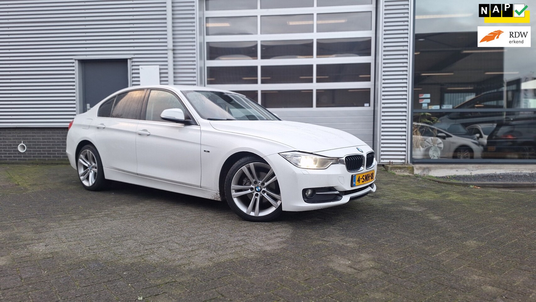 BMW 3-serie - 320i EfficientDynamics Edition High Executive 320i EfficientDynamics Edition High Executive - AutoWereld.nl