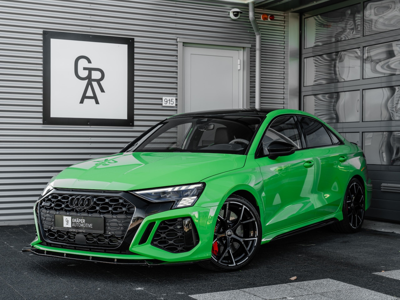 Audi RS3 - Limousine 2.5 TFSI quattro | Keramisch | Panorama | Hulk - AutoWereld.nl