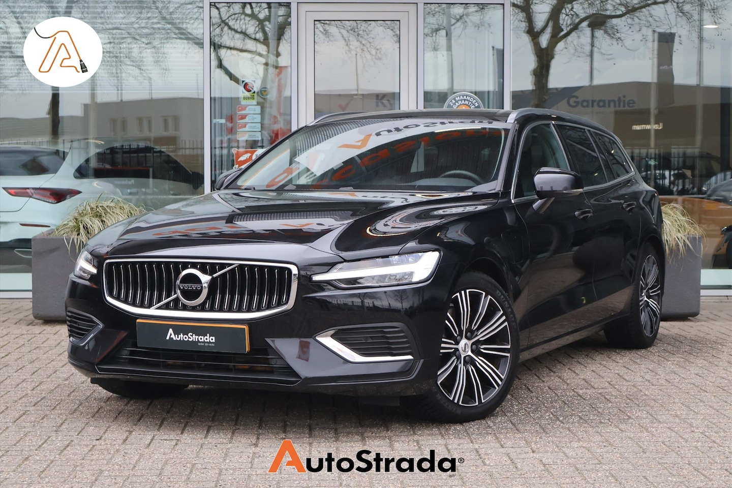 Volvo V60 - T6 Business Pro Twin Engine 340pk AWD | Keyless | Trekhaak | ACC | Navi | Carplay | Stoelv - AutoWereld.nl